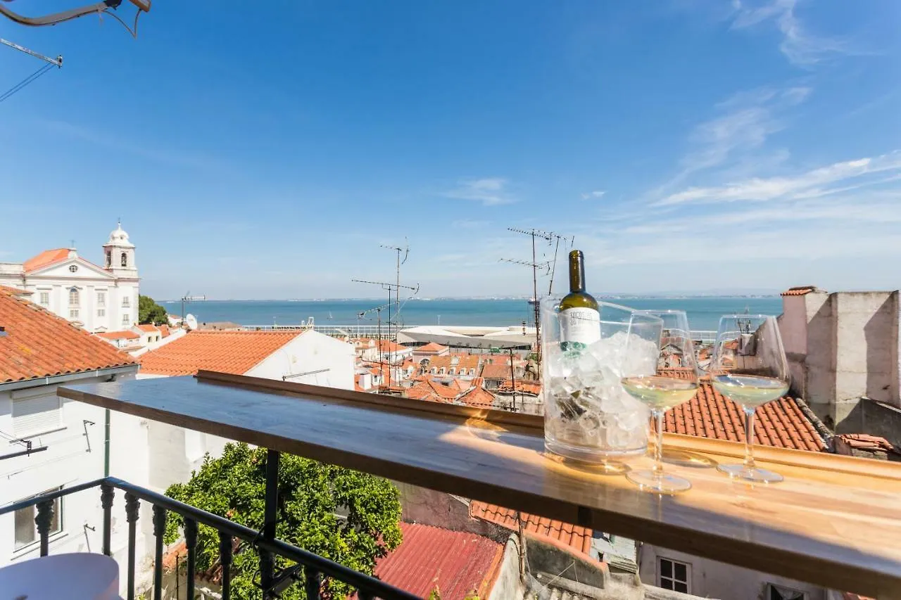 Alfama Vintage Studio Apartment W/ Riverview - By Lu Holidays Lisboa