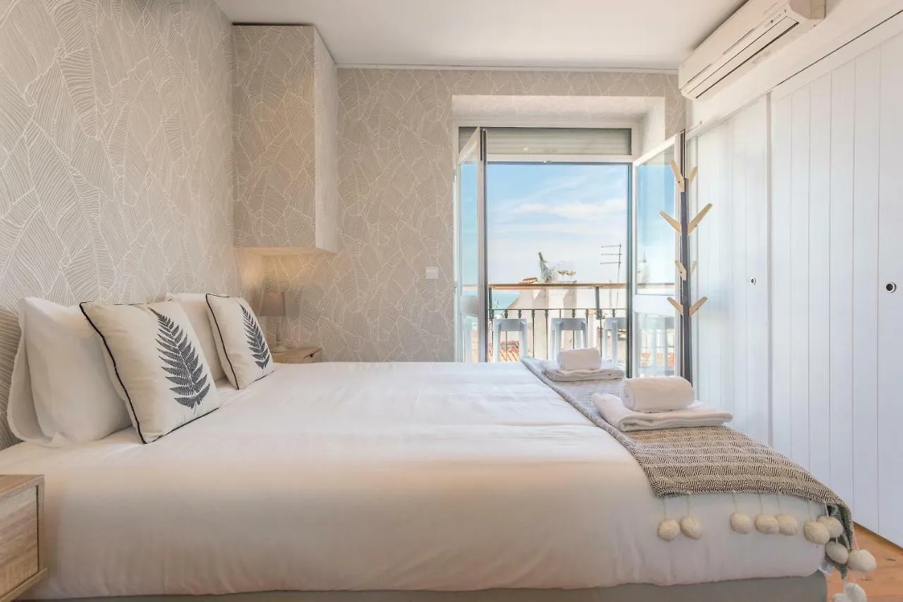 Alfama Vintage Studio Apartment W/ Riverview - By Lu Holidays Lisboa Portugal
